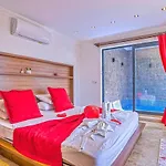 Uezuemlue 1 Bedroom Secluded With Private Pool Hot Tub * Kalkan