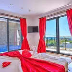 Uezuemlue 1 Bedroom Secluded With Private Pool Hot Tub Villa