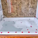 Uezuemlue 1 Bedroom Secluded With Private Pool Hot Tub *