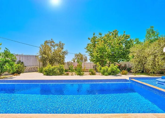 Uezuemlue 1 Bedroom Secluded With Private Pool Hot Tub Villa *