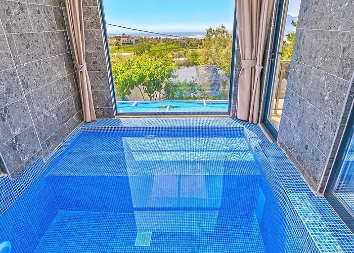 Villa Uezuemlue 1 Bedroom Secluded With Private Pool Hot Tub