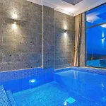 Uezuemlue 1 Bedroom Secluded With Private Pool Hot Tub Vila Kalkan