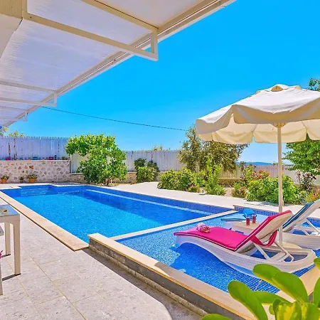 فيلة Uezuemlue 1 Bedroom Secluded With Private Pool Hot Tub *