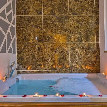 Uezuemlue 1 Bedroom Secluded With Private Pool Hot Tub *