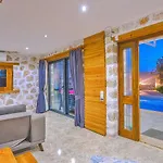 Uezuemlue 1 Bedroom Secluded With Private Pool Hot Tub
