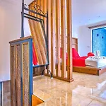 וילה Uezuemlue 1 Bedroom Secluded With Private Pool Hot Tub
