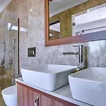 Uezuemlue 1 Bedroom Secluded With Private Pool Hot Tub * קלקן