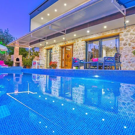 וילה Uezuemlue 1 Bedroom Secluded With Private Pool Hot Tub