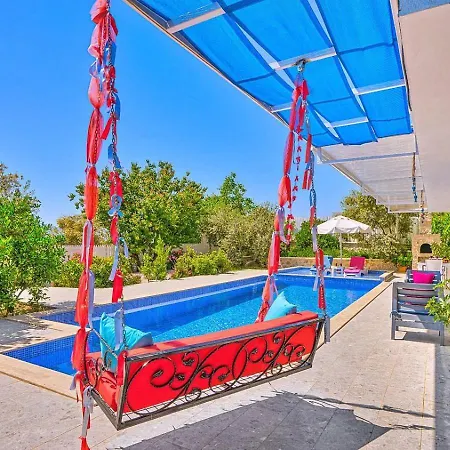 וילה Uezuemlue 1 Bedroom Secluded With Private Pool Hot Tub קלקן